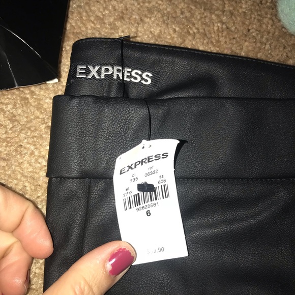 Express black pleather leggings - Picture 2 of 2